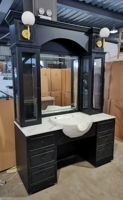 Station de coiffure multifonctionnelle en bois avec miroir en verre noir pour salon de beauté, station de coiffure avec lavabo