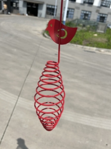 Mangeoire automatique spirale <span class=keywords><strong>pour</strong></span> oiseaux sauvages, suspendue, argentée, 7*35cm, <span class=keywords><strong>pour</strong></span> jardin, écologique, en fer, <span class=keywords><strong>pour</strong></span> friandises et boules <span class=keywords><strong>de</strong></span> <span class=keywords><strong>graisse</strong></span> - Product Image 2