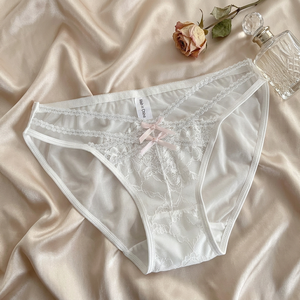 Braguitas de bikini de encaje transparente para mujer, de talle bajo, con tiras cruzadas y lazo decorativo, lencería sexy transpirable, venta al por mayor - Product Image 4
