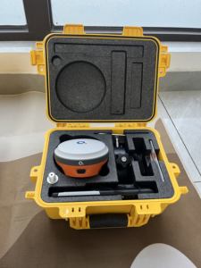 Système intelligent Qianxun Q300 RTK avec fonction de diffusion vocale, outil de mesure de haute précision - Product Image 1