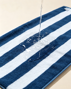 Grande serviette rayée 100% coton, douce et absorbante, logo personnalisé pour la plage, la piscine, la natation - Product Image 3
