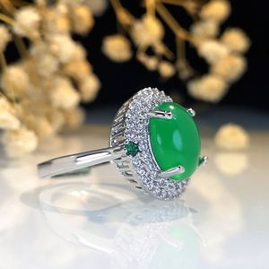 Anello Vintage dal Design Ovale per Donne, Anello alla Moda in Stile Retrò, Elegante Accessorio per le Dita da Indossare Quotidianamente - Product Image 5