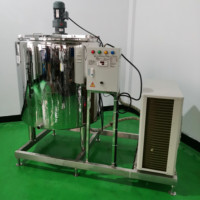 Réservoir de mélange de jus de refroidissement entièrement en acier inoxydable 300/500 litres pour l'eau de carbonatation et les boissons gazeuses avec moteur comme composant de base