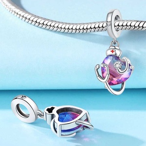 PANBUEATY Bracelet à breloques mode infirmière stéthoscope pendentif en forme de coeur argent plaqué cuivre perles bijoux pour enfants - Product Image 2