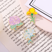 Vente en gros pas cher vêtements personnalisés logo plante mignonne fleur de lys violet teint couleur métal émail doux collier fleur épinglette