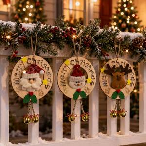 Ensemble de 3 décorations de Noël rustiques en bois à suspendre : Père Noël, Bonhomme de neige et Renne pour arbre de Noël, porche et maison - Product Image 3
