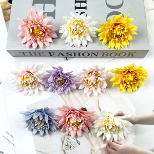 ดอกเดซี่ประดิษฐ์ 6 ซม. สีม่วง สีแดงอ่อน สีชมพู สีฟ้า สีเหลือง สีแดง สีขาว สำหรับตกแต่งงานแต่งงาน ตกแต่งบ้าน และเครื่องประดับผม - Product Image 3