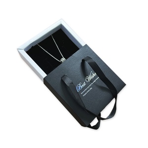 Boîte à bijoux pliante de luxe personnalisée par le fabricant avec impression de logo, pour bagues, colliers, boucles d'oreilles, avec insert en mousse - Product Image 4