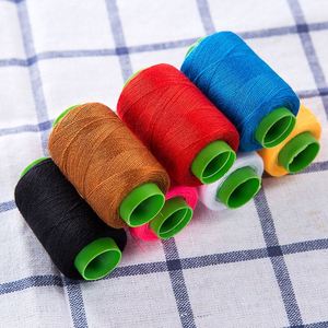 Kits de Costura Rojos Portátiles y Económicos para Viaje en Caja de Plástico - Product Image 5