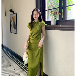 ชุดจีนโบราณสุดหรูสำหรับผู้หญิง คอลเลคชั่นใหม่ ฤดูร้อน 2025 ชุดกี่เพ้าและชุดสีเขียว - Product Image 2