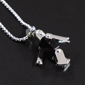 Una collana robot personalizzata in acciaio inossidabile per uomini e donne alla moda giapponesi e coreani, con mani e <span class=keywords><strong>piedi</strong></span> <span class=keywords><strong>mobili</strong></span>, e - Product Image 2