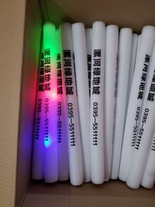 Bâtons lumineux LED néon personnalisés avec logo, 3 couleurs clignotantes, pour mariage, anniversaire, concert, baguettes lumineuses pour Halloween, vente en gros - Product Image 5