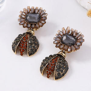 Exquis lumière luxe d'occasion robuste fleur de tournesol Animal abeille plein diamant alliage dames boucles d'oreilles quotidiennes - Product Image 4