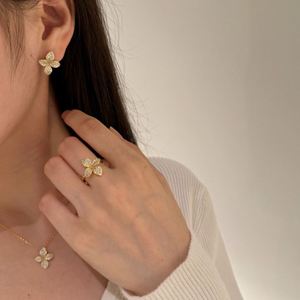 Pendientes de Plata de Ley con Circonita Cúbica 5A, Diseño de Flor y Mariposa, de Dylam Dainty, Nueva Tendencia en Joyería, para Uso Diario de Mujeres - Product Image 2