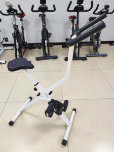 2024 nouveau <span class=keywords><strong>type</strong></span> <span class=keywords><strong>de</strong></span> vélo <span class=keywords><strong>de</strong></span> gymnastique d'entraînement <span class=keywords><strong>de</strong></span> fitness vélos d'exercice pliables pour la gym à domicile - Product Image 6