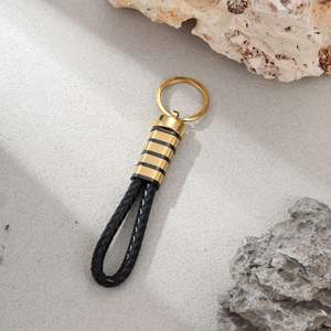 Porte-clés en cuir tressé pour homme avec gravure personnalisée - Pendentif DIY pour couple, accessoires de voiture - Product Image 2