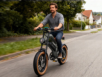 Vélo électrique M20 48V avec moteur moyeu sans balais, batterie lithium 18,2 Ah, cadre en acier 7 vitesses, pneus larges, haute vitesse, pour tout-terrain et montagne