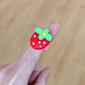 Dessin animé en caoutchouc souple anti-morsure gâteau à la crème glacée anneau pour enfants mignon doux bébé jouet - Product Image 4