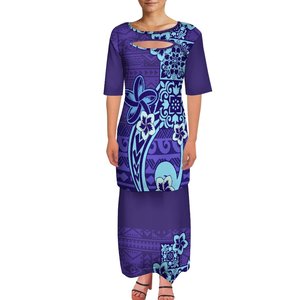 Popolare Completo Due Pezzi Polinesiano da Donna, Gonna Lunga Maxi con Stampa Tribale Plumeria Viola, Outfit Puletasi delle Isole del Pacifico Samoane - Product Image 1