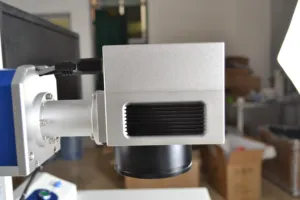 Mini marcatore laser a fibra 20W 30W macchina per marcatura laser per metallo acciaio inossidabile carta data codice macchina per marcatura laser