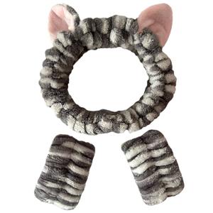 طقم عصابات رأس مخططة ثلاثية الأبعاد بتصميم أذن القط للخريف والشتاء، عصابات شعر ورباط معصم للنساء، مقاومة للرطوبة، مناسبة للمكياج وغسل الوجه والسبا - Product Image 6