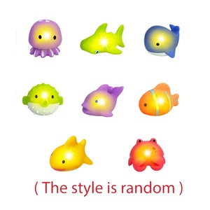 Jacko Toys 4 PCS <span class=keywords><strong>Sensor</strong></span> brillante para niños Lámpara de agua Océano Goma suave Vida Marina Juguetes de baño para niños - Product Image 3