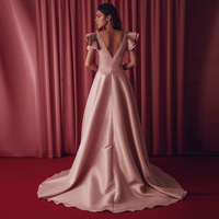 Robe de soirée 2026 style célébrités, col en V, coupe Empire, richement ornée de perles et de strass, longueur ras du sol avec traîne