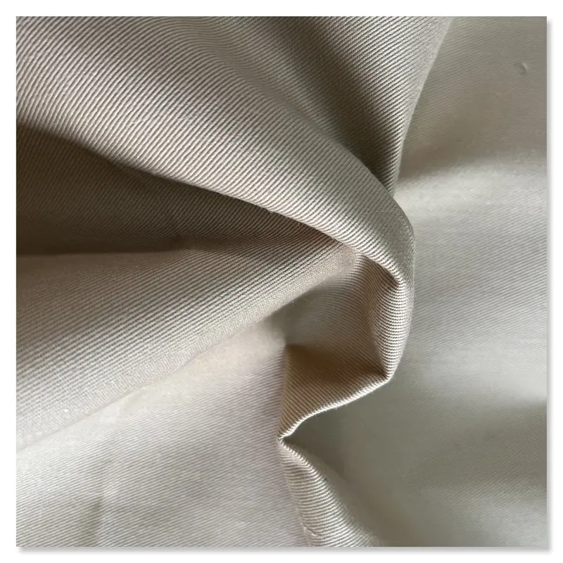 XYH vente en gros de tissu polyester/coton 65/35 sergé de haute qualité pour pantalons, manteaux, vestes, vêtements de travail