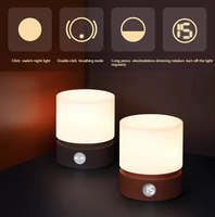 Lampe de table LED moderne en bois avec base rotative, idéale pour la décoration de la maison et créer une ambiance lumineuse de nuit