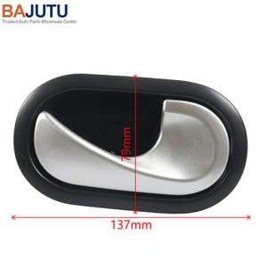Poignée de porte intérieure de voiture côté droit (poignée peinte en argent) 8200174074 pour Renault Clio/Scenic/ Megane /<span class=keywords><strong>Dacia</strong></span> <span class=keywords><strong>Duster</strong></span> 2002-2017 - Product Image 2