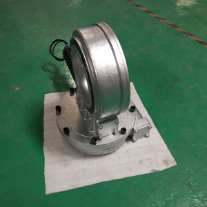 Réducteur de rotation à deux axes SDE12 étanche IP66 à couple élevé de 15000 Nm avec moteur CC 24 V, système de suivi solaire double, roulement de rotation - Product Image 1