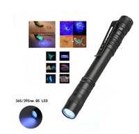 Stylo UV LED 365nm 3W Mini lampe torche avec fonction clip Utilisation en camping Batterie AAA IP55 Étanche Détection d'urine d'animaux