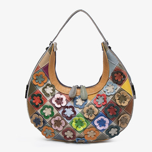Bolso de mujer de cuero genuino con flores empalmadas en colores, adecuado para un solo hombro, cuerpo cruzado y transporte a mano - Product Image 2