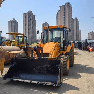 รถตักล้อยาง JCB รุ่น 3CX มือสองของแท้ พร้อมรถขุดขนาดเล็กแบบ 4 ล้อ  รับน้ำหนักได้ 8 ตัน สภาพดี เครื่องยนต์และมอเตอร์ในสภาพดี - Product Image 1
