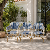 Chaise de bistrot d'extérieur en osier, structure en rotin naturel, tressage bleu chevron, fauteuil de loisirs robuste pour restaurant et hôtel, Émirats arabes unis