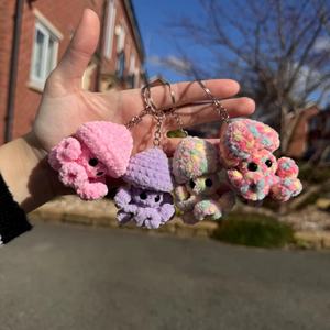 Nuevo Diseño 2026: Llavero <span class=keywords><strong>de</strong></span> Medusa <span class=keywords><strong>de</strong></span> Ganchillo, Amigurumi Hecho a Mano, Mini <span class=keywords><strong>Pulpo</strong></span> <span class=keywords><strong>de</strong></span> Ganchillo Suave, Juguete <span class=keywords><strong>de</strong></span> Animal Marino Tejido <span class=keywords><strong>para</strong></span> Niños - Product Image 4