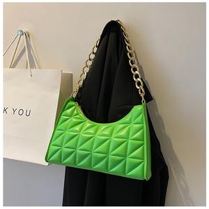 Bolso de mano con cadena para hombro con forma de bola de masa hervida para mujer, bolso grande informal con patrón de logotipo redondo, forro de poliéster PU, cierre de cremallera - Product Image 5