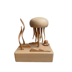 Boîte à musique en bois de la série 2025 Net Red Explosion Design de méduses océaniques avec cargaison en direct et caractéristiques mécaniques - Product Image 1