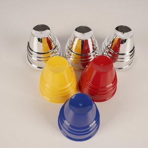 Juego de Magia con Vasos y Bolas de Plástico Personalizados, Venta al Por Mayor de Fábrica, Kit de Ilusión del Tres Vasos con Vasos Rojos/Amarillos/Azules y Base Plateada - Product Image 6