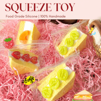 Jouet sensoriel anti-stress personnalisé en silicone souple, simulation de nourriture (sandwich fraise-raisin), pour le soulagement des employés de bureau
