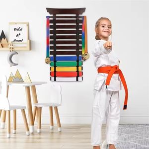 Soporte para Colgar Cinturones de Artes Marciales, Exhibidor para 12 Cinturones de Karate - Product Image 2
