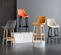 Tabouret de bar d'extérieur stable en cuir de luxe, design moderne, tendance et minimaliste