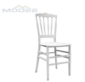 Chaise moderne <span class=keywords><strong>de</strong></span> luxe en plastique or blanc, matière plastique durable pour les repas d'hôtel, les événements et les fêtes en plein air pour le salon - Product Image 1
