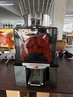 Automatische RVS sinaasappel- en citroenpers, eenvoudige bediening, 1 jaar garantie, 220V sapcentrifuge met kernmotorcomponent