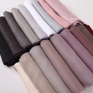 Malaysia New Women's Shimmer Satin Hijab Muslim Pearl Scarf Series Chal para el Departamento musulmán All Season Hecho de poliéster - Product Image 2
