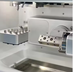 Machine de fraisage à sec 5 axes, équipement de laboratoire dentaire pour la restauration de couronnes, bridges et implants - Product Image 4