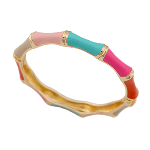 กำไลข้อมือโลหะผสมชุบทองลายไม้ไผ่เคลือบสีขาวดำเรียบหรู ดีไซน์เก๋ไก๋ทันสมัยสำหรับผู้หญิงผู้ชาย เหมาะสำหรับเป็นของขวัญ - Product Image 1