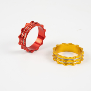 Distanziale per Attacco Manubrio Bicicletta G-02 in Alluminio CNC Dentellato 28.6mm Anodizzato Colorato per MTB, Bici da Strada e Pieghevoli - Product Image 1