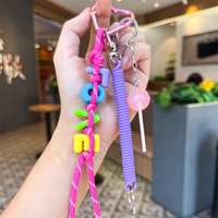 Nouveau porte-clés en corde tressée avec lettres colorées créatives, porte-clés en forme de cœur de dessin animé à la mode, accessoire
