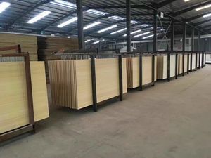 <span class=keywords><strong>Contreplaqué</strong></span> marin phénolique de pin de bouleau d'Okoumé de Bintangor imperméable de 18MM pour la fabrication de <span class=keywords><strong>plancher</strong></span> de conteneur de <span class=keywords><strong>bateau</strong></span> - Product Image 5